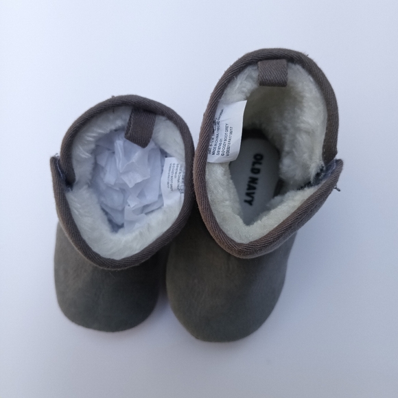 Old Navy soft Baby boots size 6-12 months old Go cozy boots gray - Picture 3 of 6